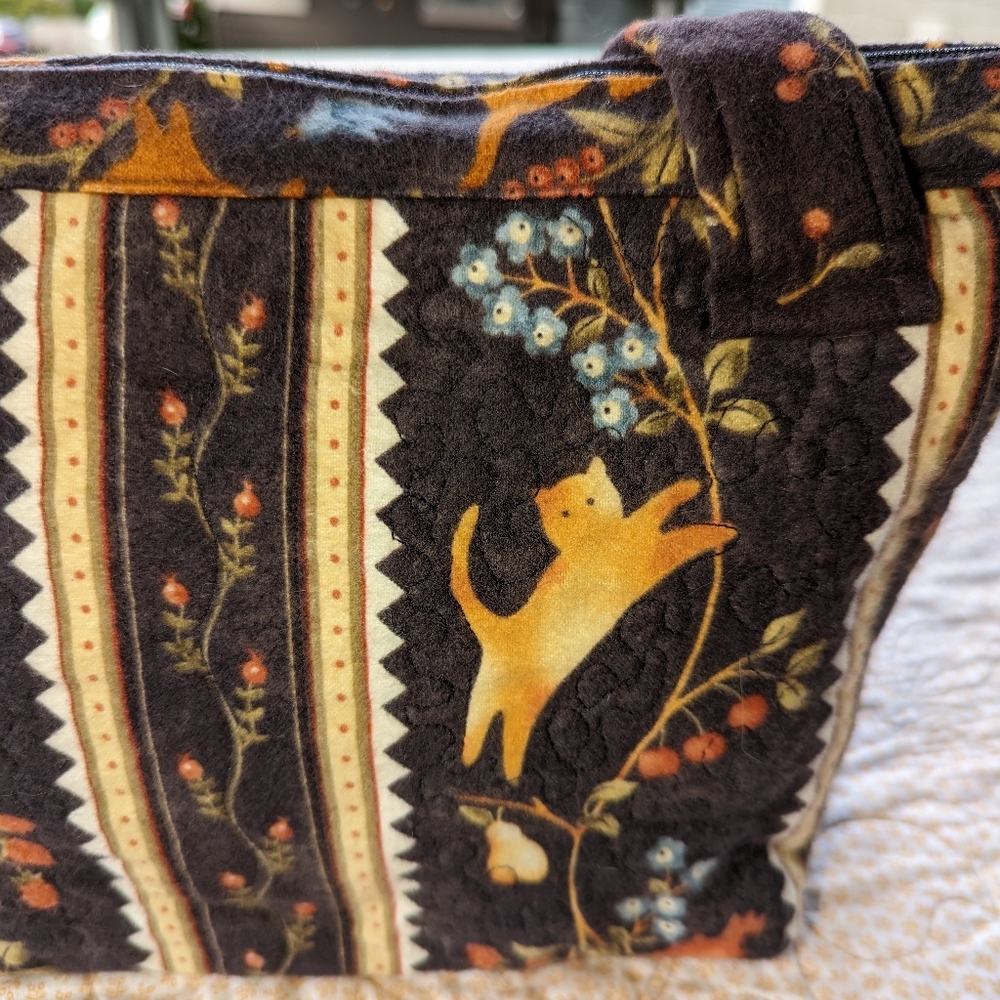 Frisky Kitties Handmade Quilted Handbag, Double Straps, Zip Closure - Picture 6 of 9